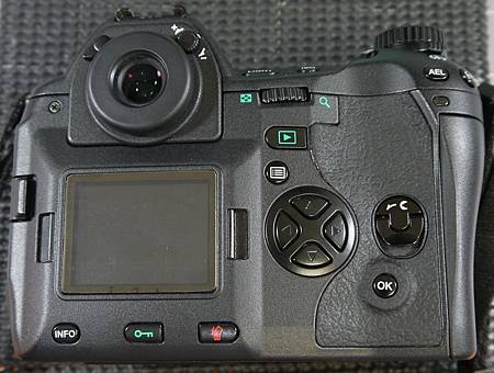 Olympus E1