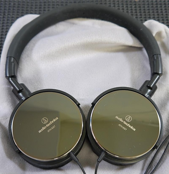 Audio-Technica ATH-ES7-4.JPG