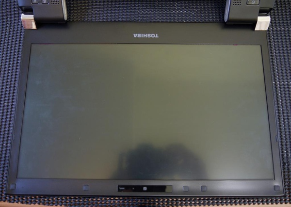 Toshiba R700-3.JPG