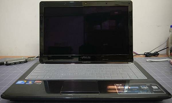 Asus A42J-18.JPG