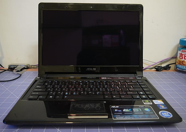 Asus UL80V-6.JPG