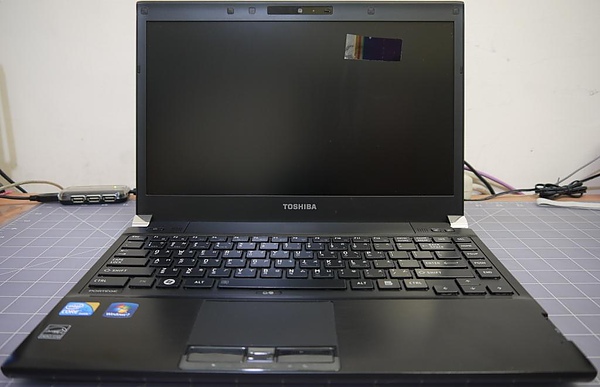 Toshiba R700-29.JPG