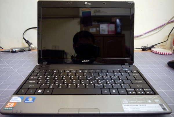 Acer 1830T-7.JPG