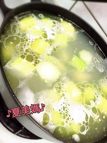 翠綠蒜頭蛤蜊雞湯2