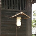 燈籠上是相徵日本皇室的菊花圖樣嗎?