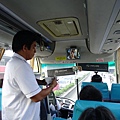 Day01-051-往Moalboal的bus上