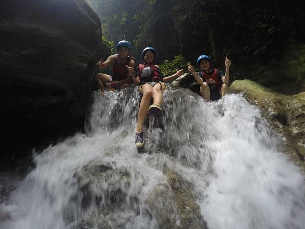 Day02-079-Guide Gopro-Canyoneering in Kawasan Fall