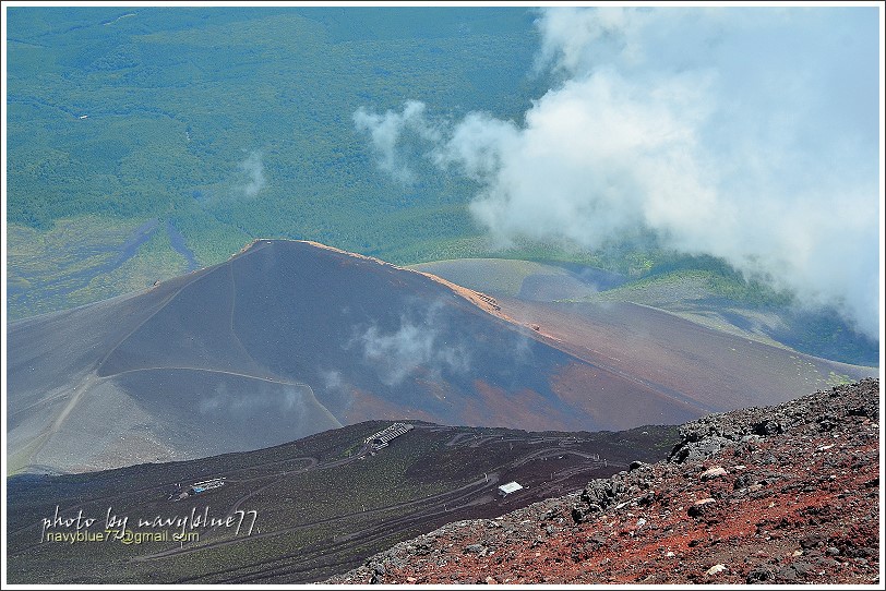 日本 山梨縣 富士山吉田口線 火山口 畢生難忘的百萬雄景 當白雲飄進藍天 痞客邦 日本 山梨縣 富士山吉田口線 火山口 畢生難忘的百萬雄景 當白雲飄進藍天 痞客邦