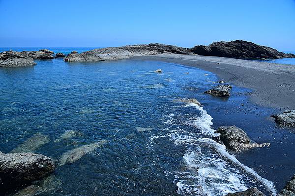 金樽陸連島貓洞 (2).JPG