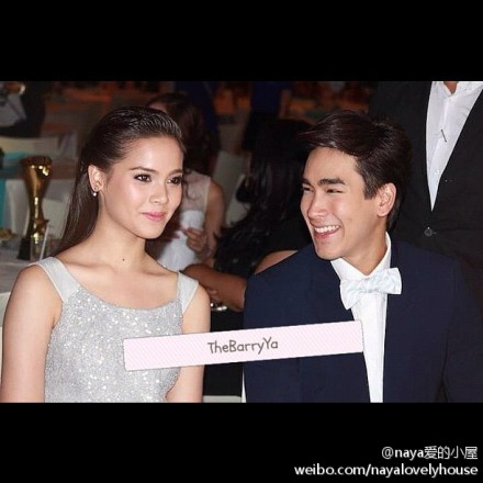 Nadech Yaya SiamDara頒獎禮2012 看見妹妹開心不？