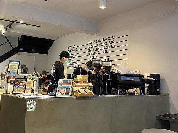 士林不限時咖啡廳Banana blue三層樓座位多不需搶位置
