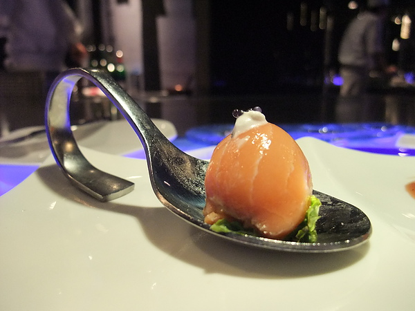 開胃菜3號-魚子醬鮭魚球
