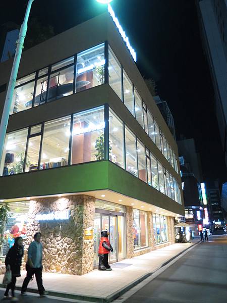 日本買montbell 化纖外套