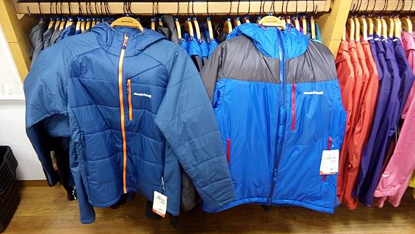 日本買montbell 化纖外套