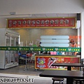 20111031_大呼過癮臭臭鍋東華店_廚房與用餐區分離