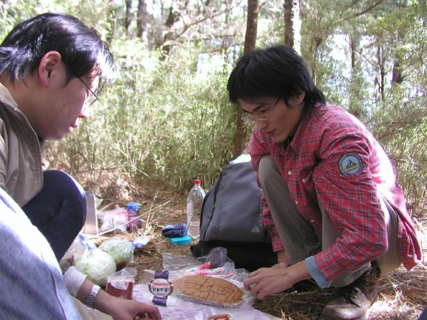 東華資工所20041212羊頭山登山015