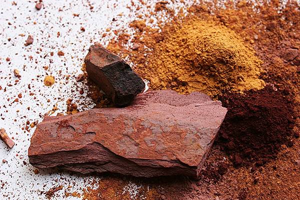 東亞北方4萬年前使用赭石的進步人類,可能是智人? 東亞北方4萬年前使用赭石的進步人類,可能是智人?