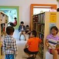 官邸兒童館書櫃