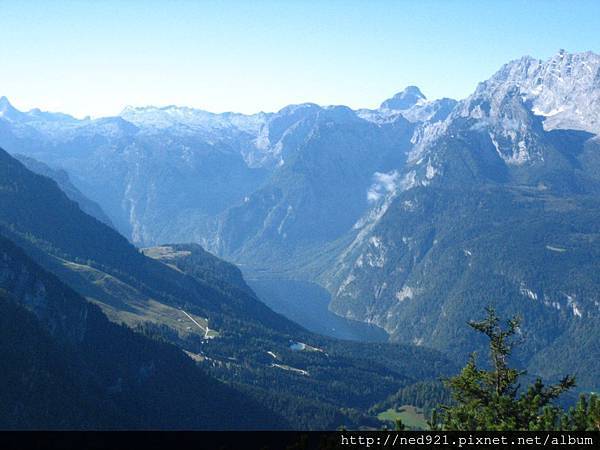 Kehlsteinhaus(鷹巢)--遠眺國王湖.jpg