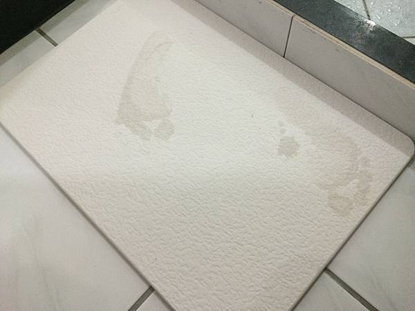 DDC滴滴吸_珪藻土足適地墊 DDC滴滴吸_珪藻土足適地墊