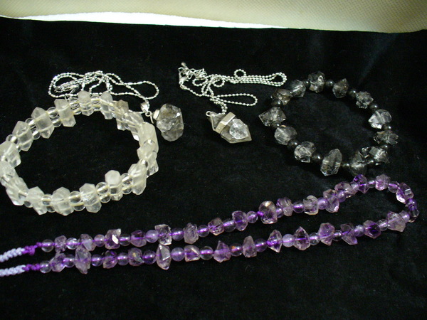 紫骨幹、白骨幹、黑骨幹 -手珠、墬子、項鍊 (換黑底 )