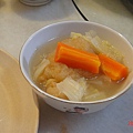 胡蘿蔔魚鳔白菜湯