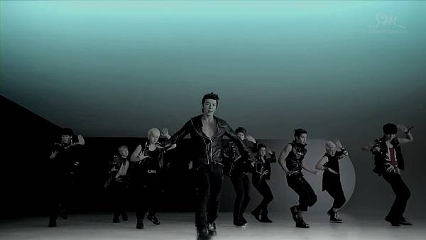 Super Junior_Sexy, Free andamp; Single_Music Video.mp4_000033867