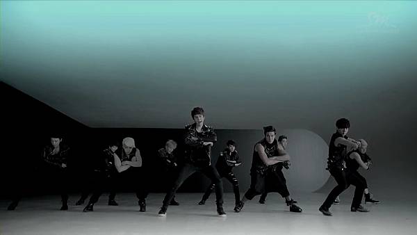 Super Junior_Sexy, Free andamp; Single_Music Video.mp4_000043543