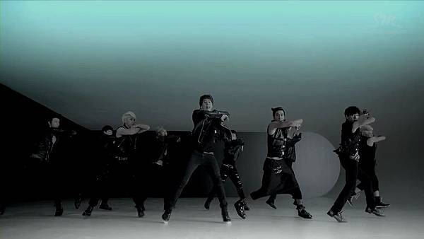 Super Junior_Sexy, Free andamp; Single_Music Video.mp4_000043209