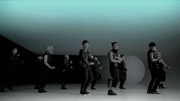Super Junior_Sexy, Free andamp; Single_Music Video.mp4_000042876