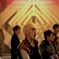 Super Junior_Sexy, Free andamp; Single_Music Video.mp4_000050216