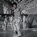 Super Junior_Sexy, Free andamp; Single_Music Video.mp4_000097597