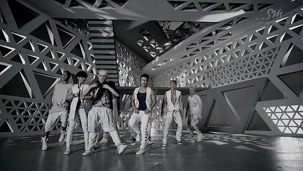 Super Junior_Sexy, Free andamp; Single_Music Video.mp4_000129629