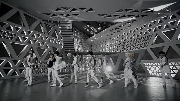Super Junior_Sexy, Free andamp; Single_Music Video.mp4_000177343