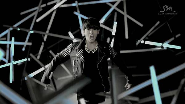 Super Junior_Sexy, Free andamp; Single_Music Video.mp4_000060602