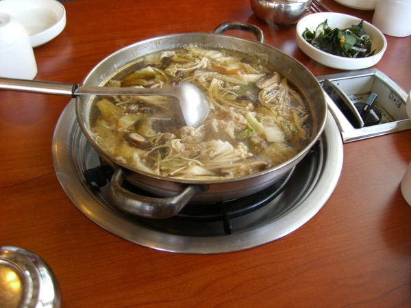 午餐：香姑火鍋+小菜