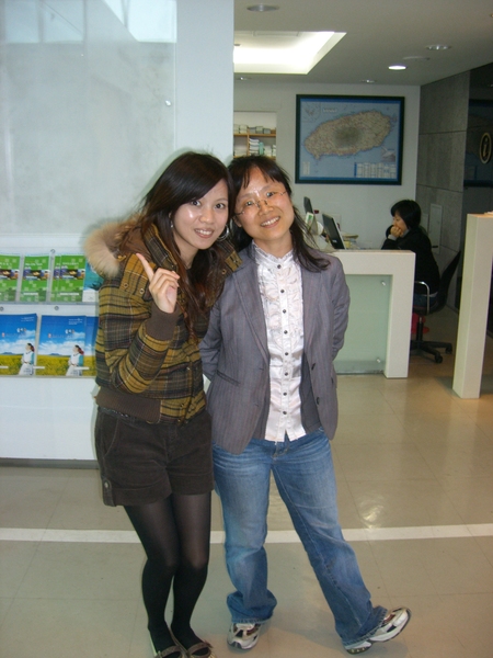 她是.....曾經在文化大學讀兩年中文的韓國人 很親切