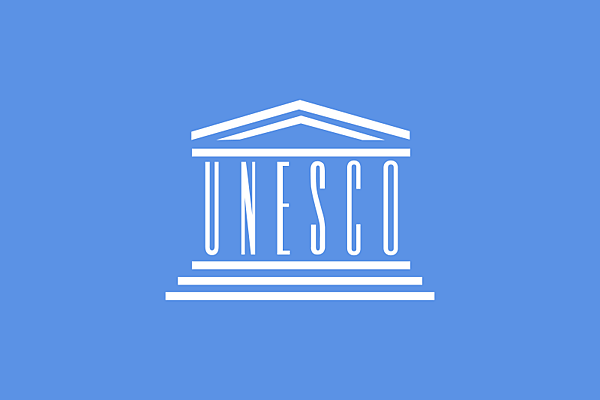 800px-Flag_of_UNESCO.svg.png