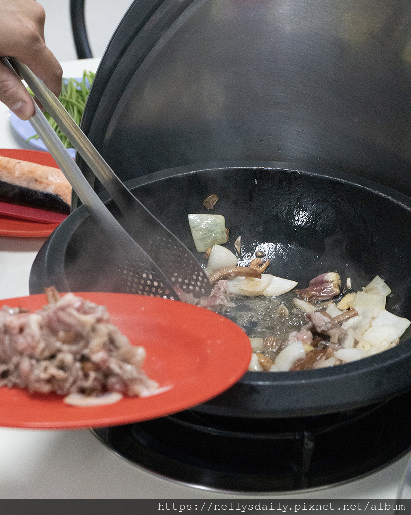 發爐石頭火鍋館