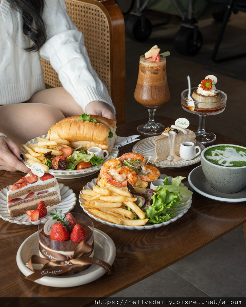 台中．西區｜Celaffee Cafe　隱身向上市場的寵物友