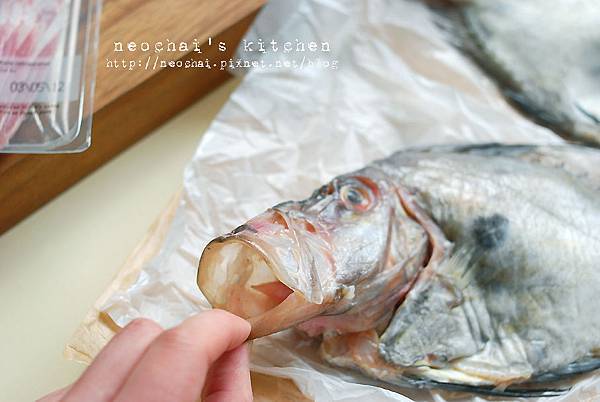 週末格仔煮】香煎很奇妙的魴魚配爆米香百香果奶油醬。Pan fried John 