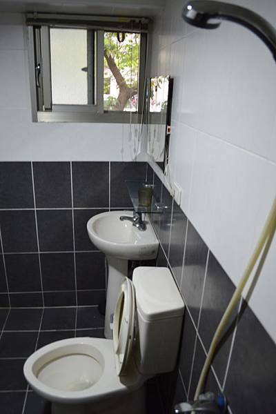 5超大廁所.JPG 5超大廁所.JPG