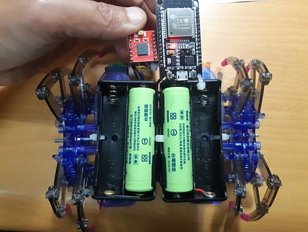 Android, Arduino, 藍芽, ESP32, 蜘蛛機器人