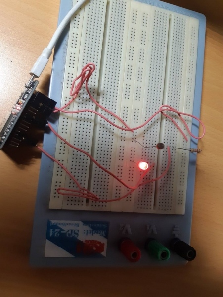 Arduino ESP32 用光敏電阻做小夜燈