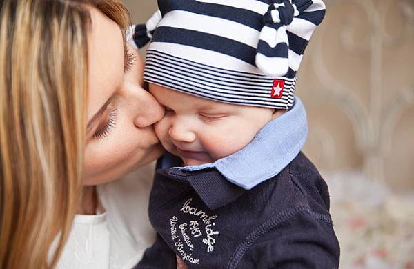 baby-baby-with-mom-mother-kiss-tenderness-67663.jpeg baby-baby-with-mom-mother-kiss-tenderness-67663.jpeg