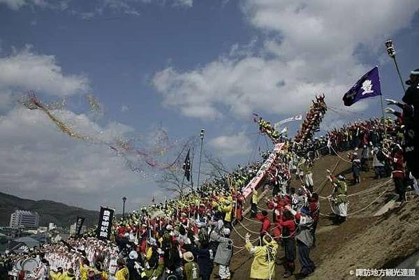 諏訪大社「御柱」祭典 (1).jpg