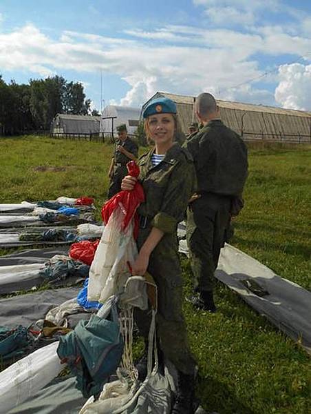 俄羅斯24歲空降女兵 俄羅斯24歲空降女兵