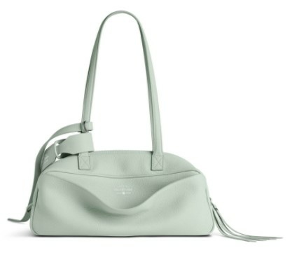 バレンシアガ「キャリー ボウリングバッグ」：柔らかなレザーと