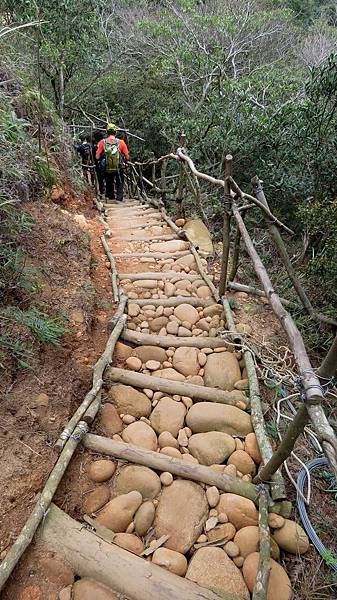 1300苗栗縣三義鄉火炎山登山步道