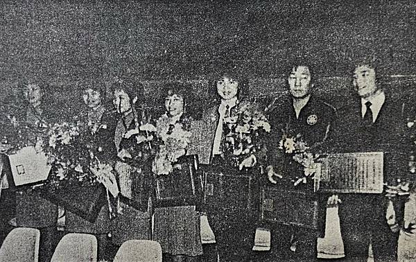 1983-054-鍾惠敏、葉碧蓮退休的歷史鏡頭.jpg